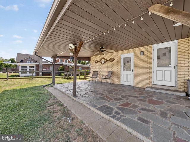 119 N MAIN ST, Alburtis, PA 18011