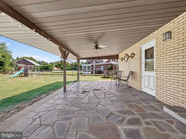 119 N MAIN ST, Alburtis, PA 18011