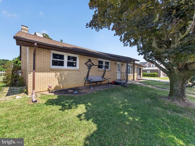 119 N MAIN ST, Alburtis, PA 18011