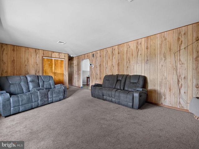 119 N MAIN ST, Alburtis, PA 18011