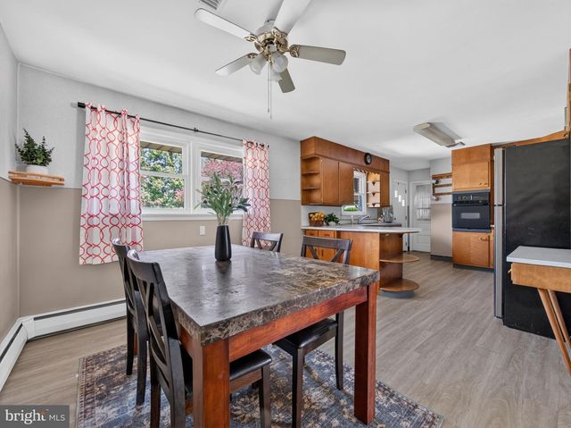 119 N MAIN ST, Alburtis, PA 18011