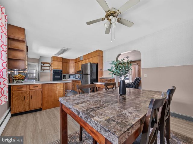 119 N MAIN ST, Alburtis, PA 18011