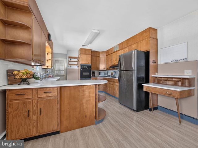 119 N MAIN ST, Alburtis, PA 18011