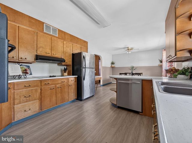 119 N MAIN ST, Alburtis, PA 18011