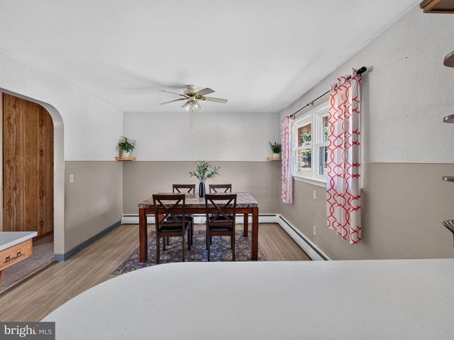 119 N MAIN ST, Alburtis, PA 18011