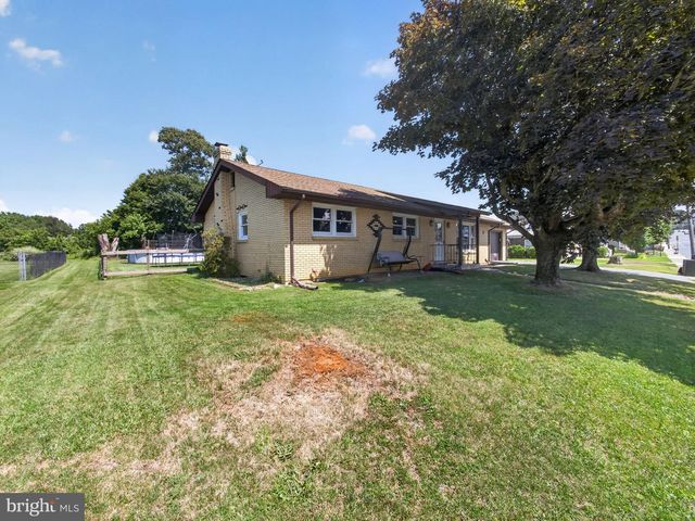 119 N MAIN ST, Alburtis, PA 18011