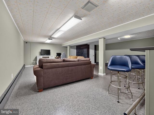 119 N MAIN ST, Alburtis, PA 18011