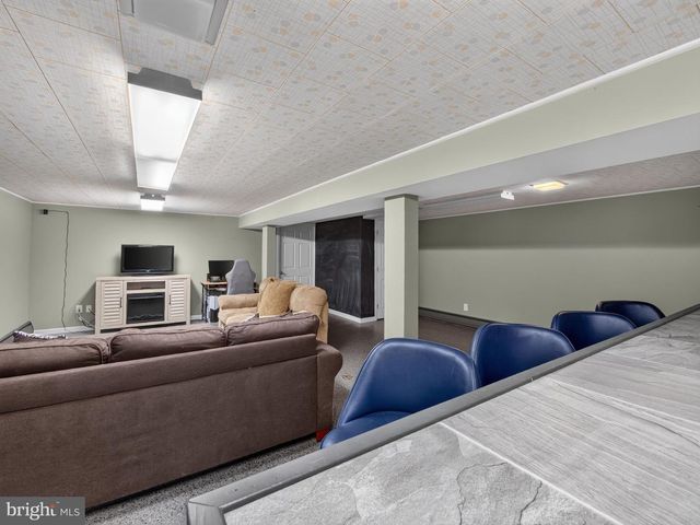 119 N MAIN ST, Alburtis, PA 18011