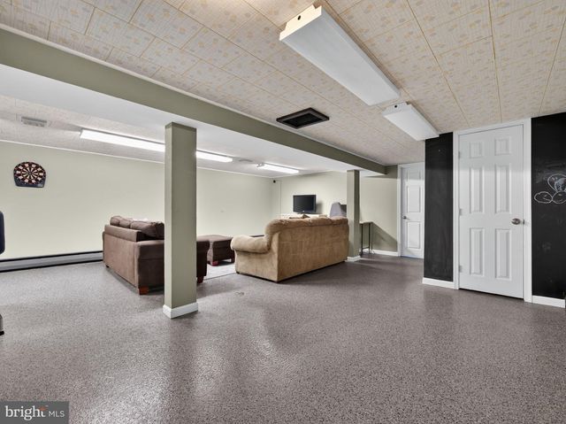 119 N MAIN ST, Alburtis, PA 18011
