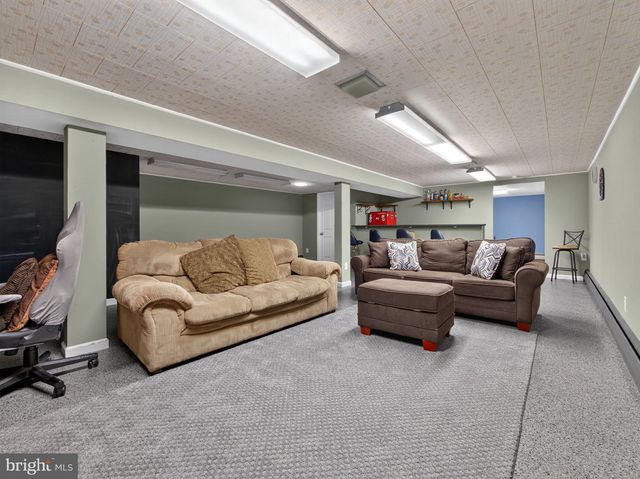 119 N MAIN ST, Alburtis, PA 18011