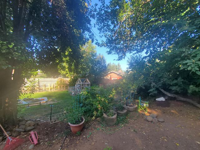 2576 W Hillside Drive, Anderson, CA 96007