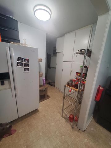 2576 W Hillside Drive, Anderson, CA 96007