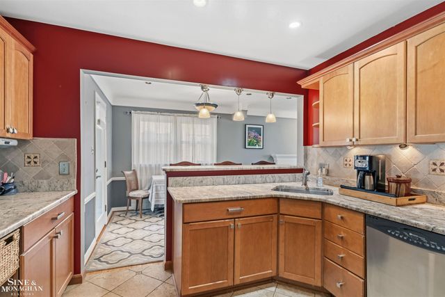 833 University Place, Grosse Pointe, MI 48230