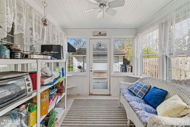 833 University Place, Grosse Pointe, MI 48230