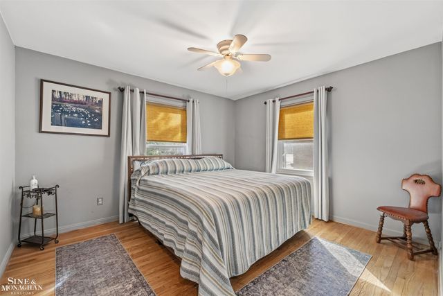833 University Place, Grosse Pointe, MI 48230