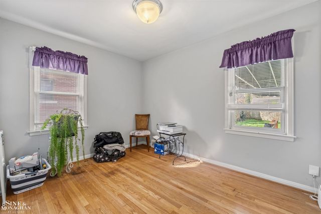 833 University Place, Grosse Pointe, MI 48230