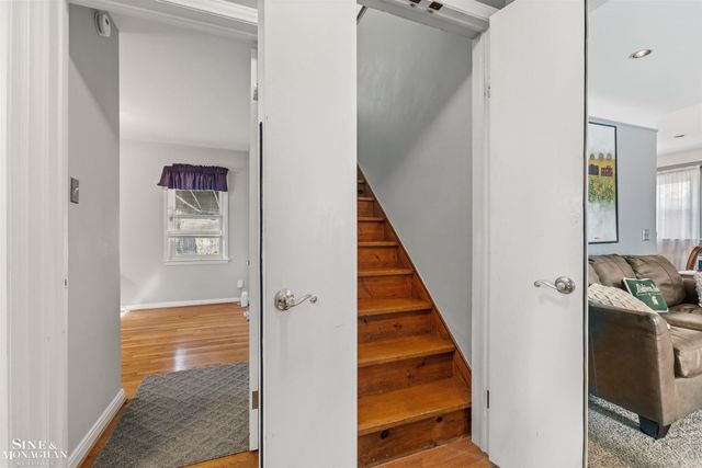 833 University Place, Grosse Pointe, MI 48230