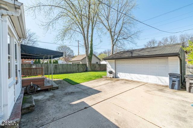 833 University Place, Grosse Pointe, MI 48230