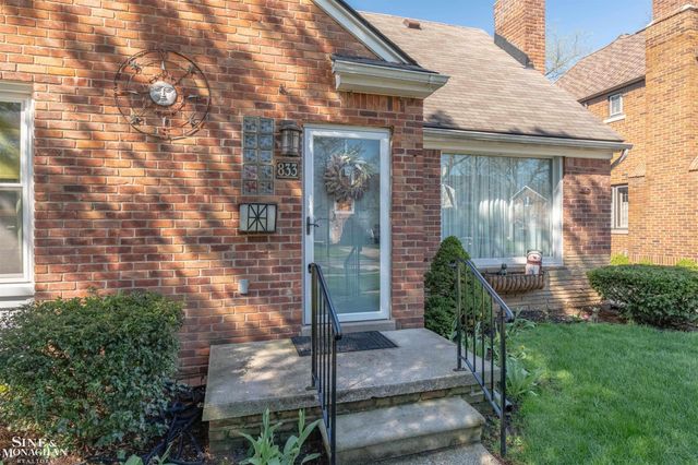 833 University Place, Grosse Pointe, MI 48230