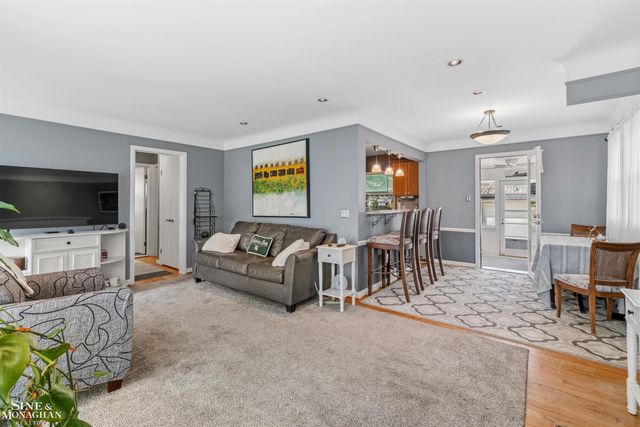 833 University Place, Grosse Pointe, MI 48230
