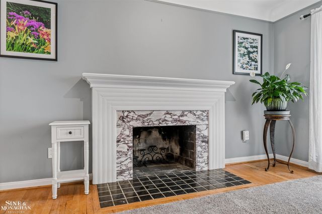 833 University Place, Grosse Pointe, MI 48230