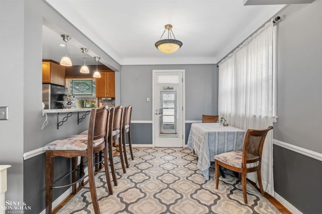 833 University Place, Grosse Pointe, MI 48230