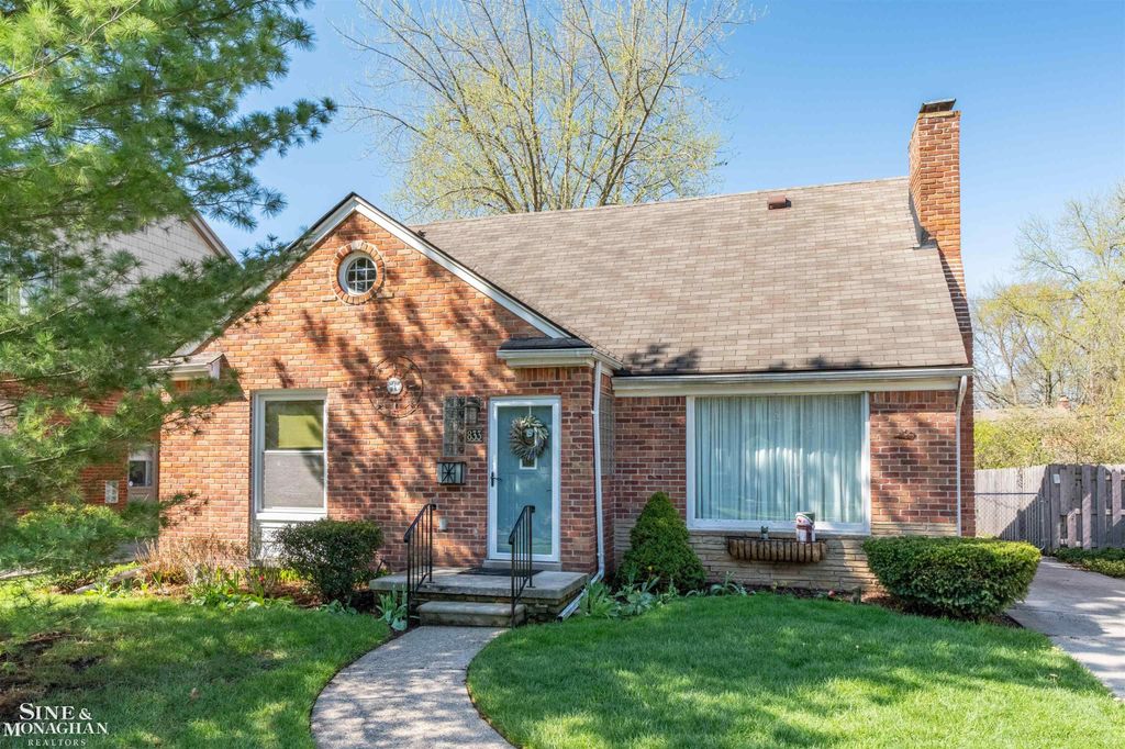 833 University Place, Grosse Pointe, MI 48230