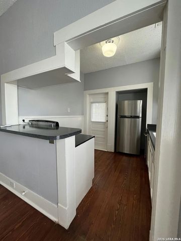 141 E Woodlawn Ave, San Antonio, TX 78212