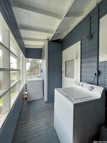 141 E Woodlawn Ave, San Antonio, TX 78212