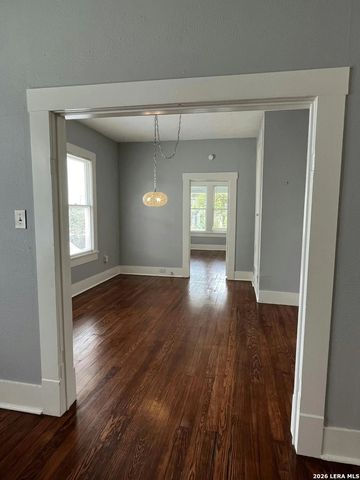 141 E Woodlawn Ave, San Antonio, TX 78212