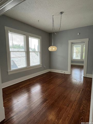 141 E Woodlawn Ave, San Antonio, TX 78212