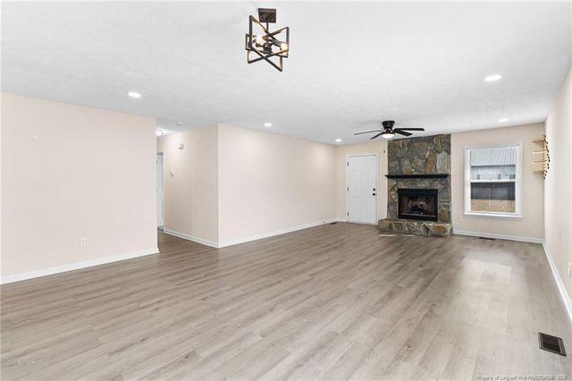 166 Oakview Drive, Raeford, NC 28376