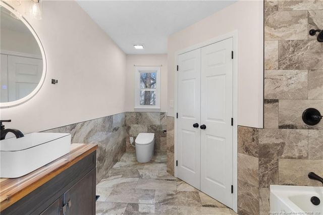 166 Oakview Drive, Raeford, NC 28376