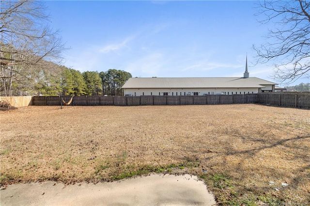 166 Oakview Drive, Raeford, NC 28376