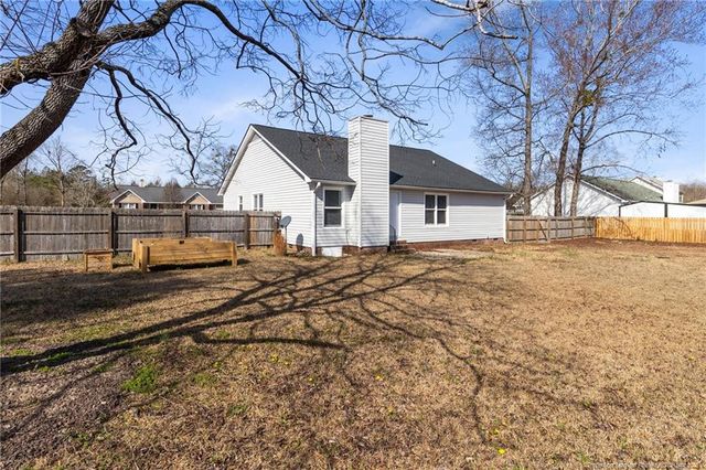 166 Oakview Drive, Raeford, NC 28376