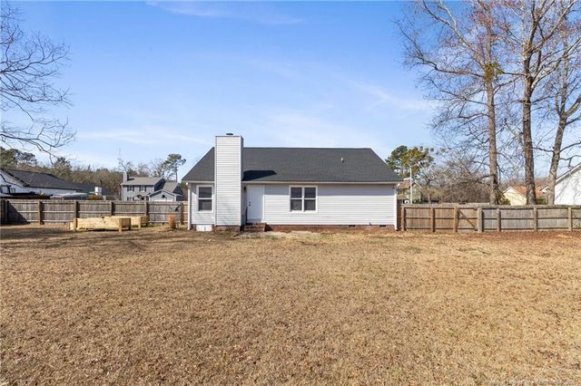 166 Oakview Drive, Raeford, NC 28376