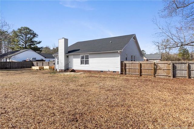166 Oakview Drive, Raeford, NC 28376