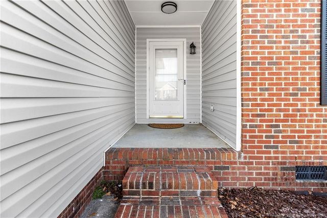 166 Oakview Drive, Raeford, NC 28376