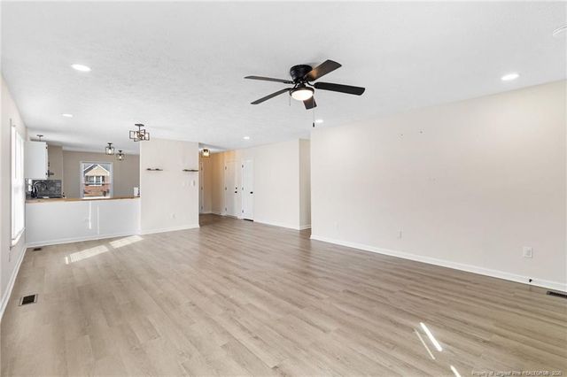 166 Oakview Drive, Raeford, NC 28376