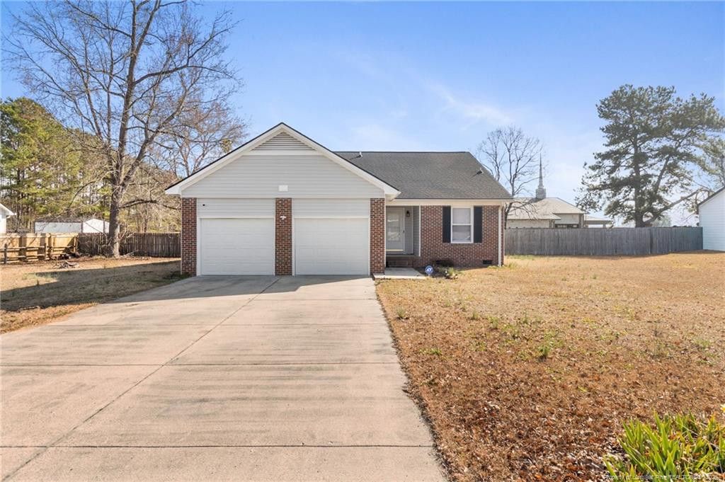 166 Oakview Drive, Raeford, NC 28376