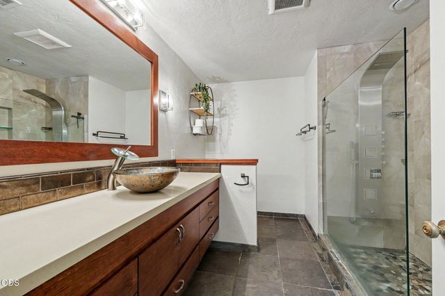 2639 Hillcrest Road, Medford, OR 97504