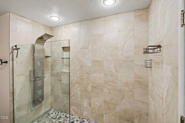 2639 Hillcrest Road, Medford, OR 97504