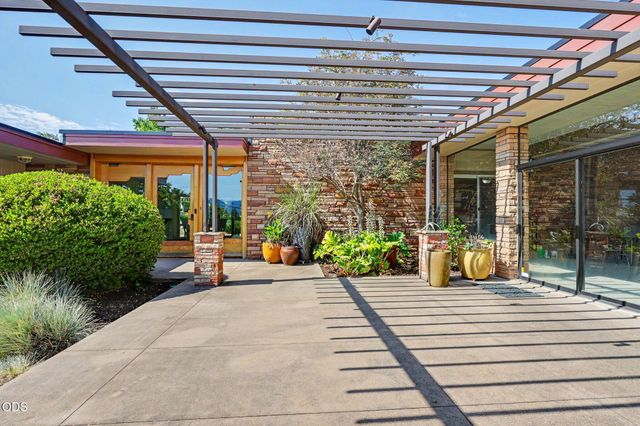 2639 Hillcrest Road, Medford, OR 97504