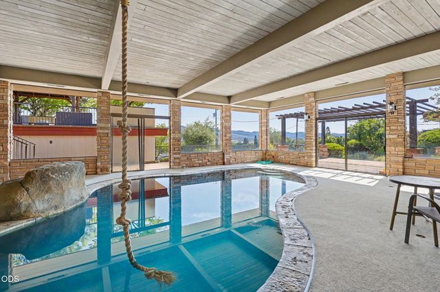 2639 Hillcrest Road, Medford, OR 97504