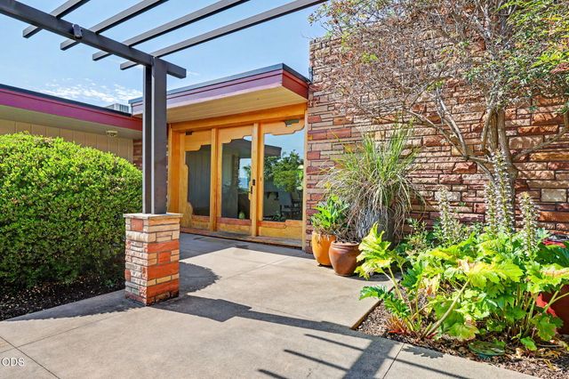 2639 Hillcrest Road, Medford, OR 97504