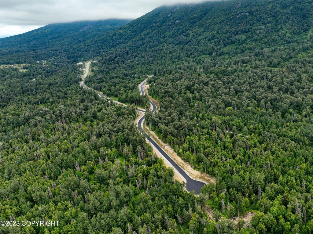 L1 N Hale Circle, Palmer, AK 99645