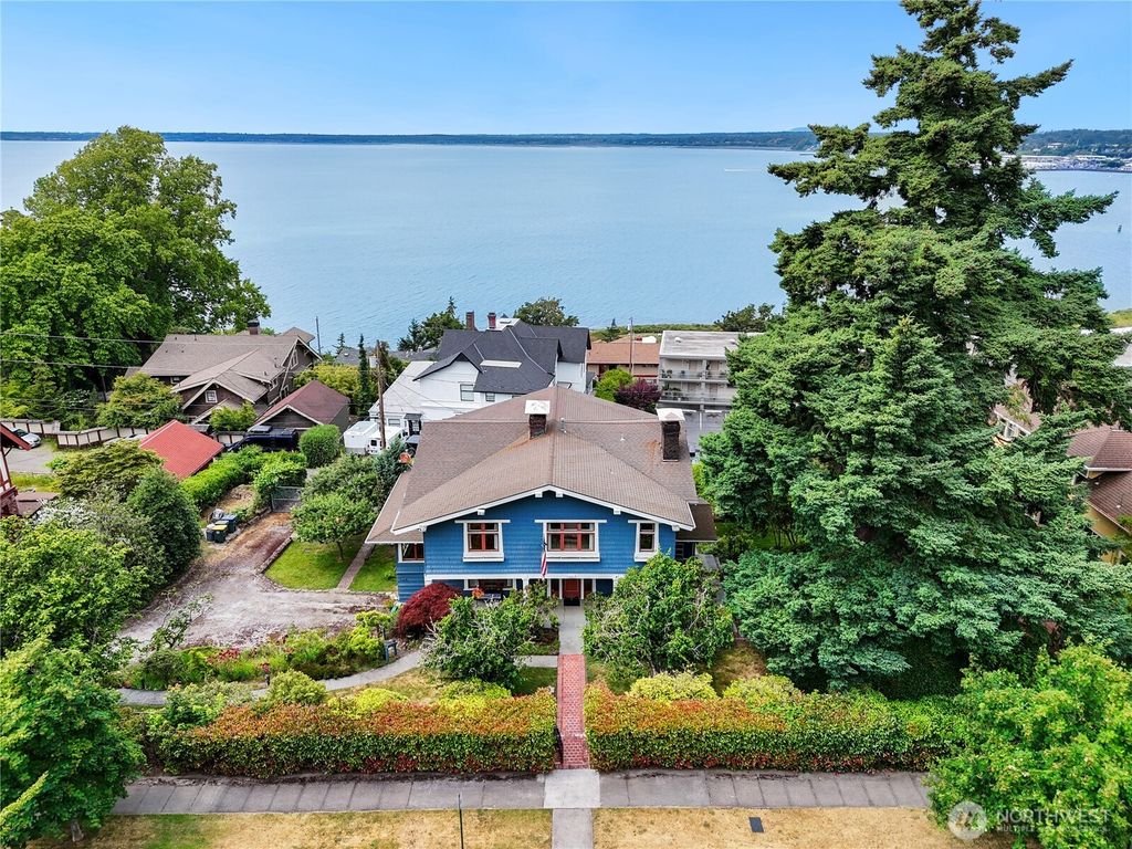 215 N Forest Street, Bellingham, WA 98225