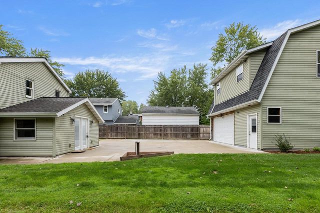 8413 Fox River ROAD, Waterford, WI 53185
