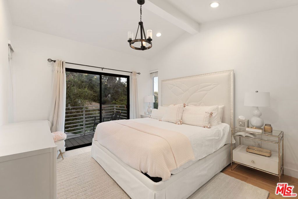 Image 10 of property listing at 2228 Laurel Canyon Boulevard, Los Angeles, CA 90046