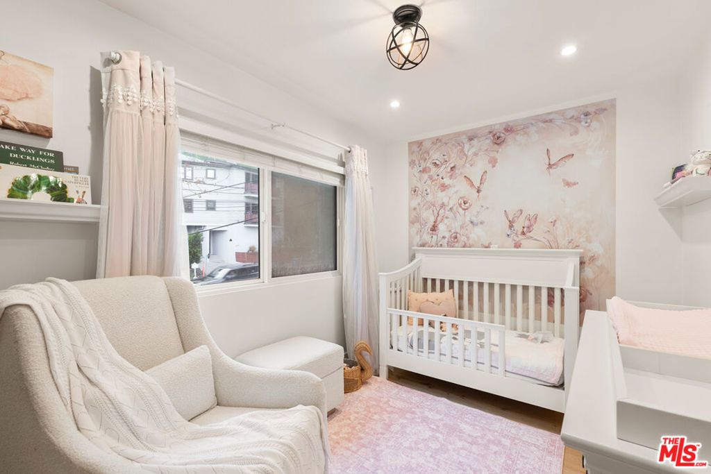 Image 14 of property listing at 2228 Laurel Canyon Boulevard, Los Angeles, CA 90046